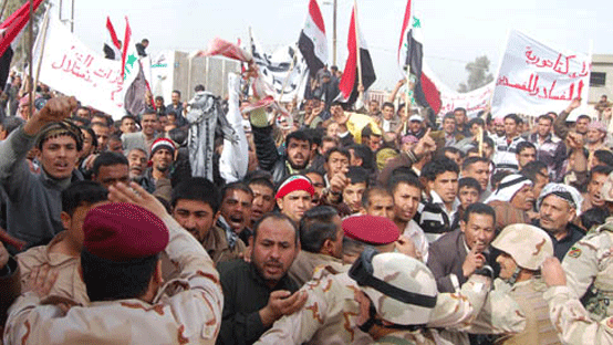 الجيش العراقي  يخرب موقع اعتصام أهالي الحويجة