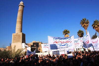 سرقة خيم وكراسي المعتصمين في الموصل