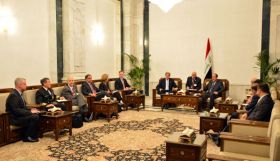 المالكي خلال لقائه كيري: العراق يسعى إلى إقامة أفضل العلاقات مع الولايات المتحدة