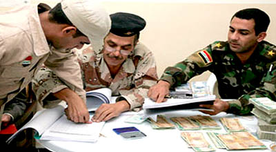 عاجل.. ضابط يهرب بمعيته 250 مليون دينار رواتب الجيش العراقي في الانبار