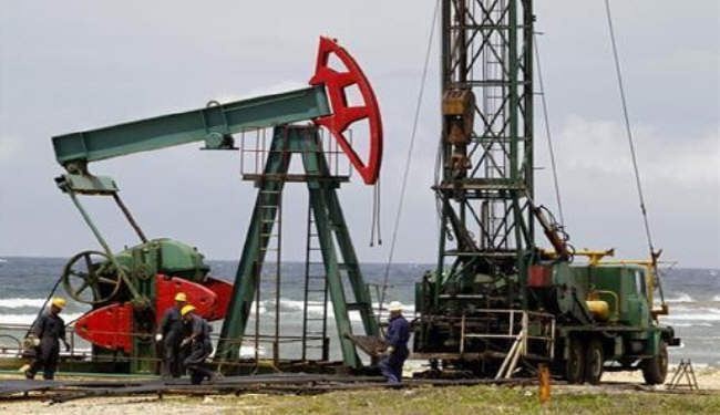 تراجع النفط بسبب ضعف توقعات النمو العالمي