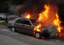 مجهولون يحرقون خمس سيارات ويسرقون 11 جهاز تسجيل في البصرة .