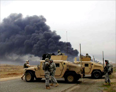 بتفجير مزدوج بعبوتين ناسفتين غرب بغداد إصابة اثنين من عناصر الجيش الحكومي