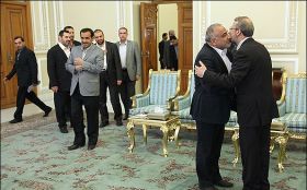 عبد المهدي يلتقي لاريجاني في طهران