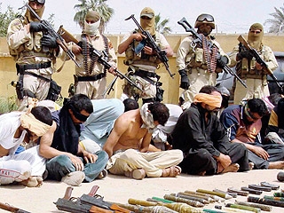 في بغداد اعتقال 3 مطلوبين وضبط أسلحة