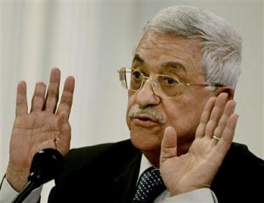 الرئيس الفلسطيني يؤكد رفضه التدخل في شؤون مصر الداخلية