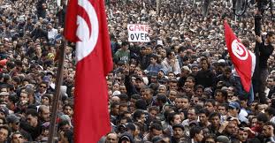 عشرات الآلاف من التونسيين يطالبون بحل الحكومة