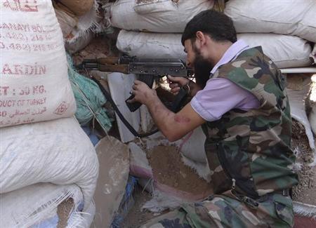 متحدث باسم المعارضة: أمريكا بدأت تقديم بعض الاسلحة الفتاكة لمقاتلي المعارضة السورية