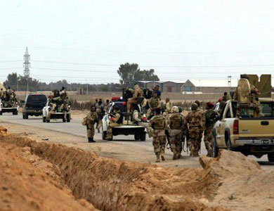 هجوم انتحاري على مقر لواء 22 شمال بغداد يوقع 24 عسكريا بين قتيل وجريح