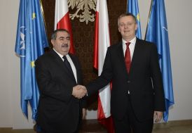 زيباري ووزير الدفاع البولندي يبحثان العلاقات الثنائية بين البلدين