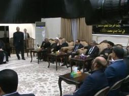 رئيس الوزراء يقيم مجلس عزاء بمناسبة عاشوراء بحضور السفير الايراني
