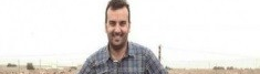 وصول جثمان الصحفي العراقي الذي اغتيل في سوريا الى مسقط رأسه في الفلوجة