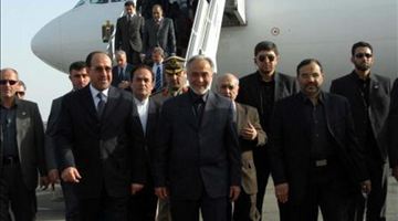 المالكي يصل طهران ويستقبله وزير الطاقة الايراني!!
