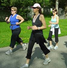 المشي ألفي خطوة يوميا لمدة عام يحد من مخاطر الإصابة بأمراض القلب
