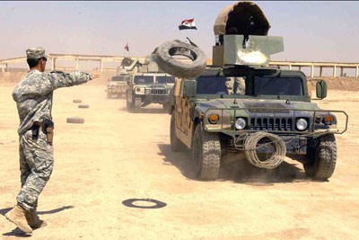 القوات الامنية تنفذ عملية عسكرية غرب الانبار لتأمين الطريق الدولي
