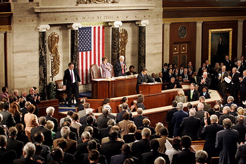 الكونغرس الامريكي يوافق على تزويد العراق بمعدات عسكرية جديدة لمواجهة الارهاب