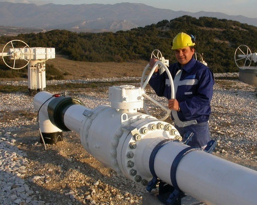 إقليم كوردستان يتوقع بدء تصدير النفط نهاية الشهر الحالي