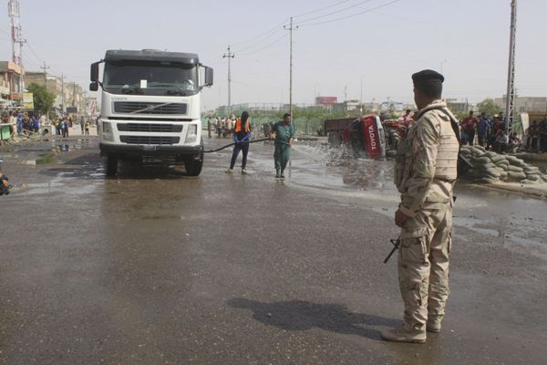 اصابة 3 اشخاص بانفجار عجلة ملغمة جنوب بغداد