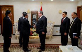زيباري والوفد الماليزي يبحثان تعزيز التعاون بين البلدين