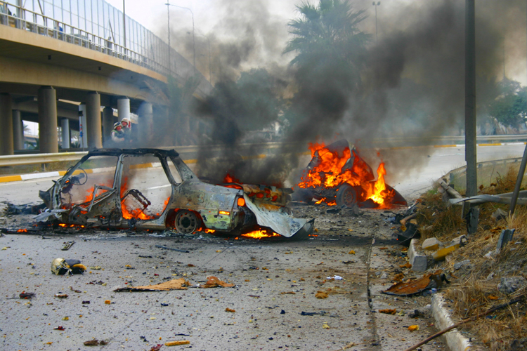 استشهاد واصابة 9 مدنيين بتفجير ثلاث سيارات مفخخة في جسر ديالى ببغداد
