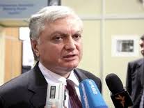 وصول وزير خارجية ارمينيا الى بغداد في زيارة رسمية