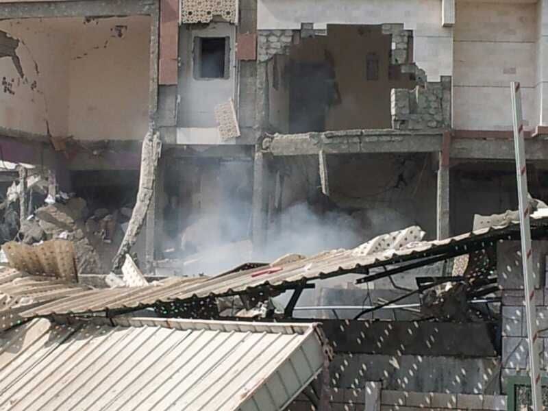 استشهاد واصابة  10   مدنيين بانفجار عبوتين ناسفتين واندلاع حريق كبير في مجمع تجاري للعطور وسط