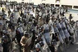 قوات مكافحة الشغب تمنع المواطنين من الوصول الى محلاتهم في منطقة الشورجة وسط بغداد