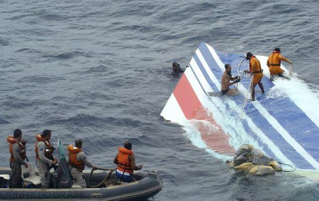 ماليزيا:تحليق طائرة للبحث عن حطام الطائرة المفقودة