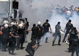 تركيا:اشتباكات بين الشرطة ومحتجين