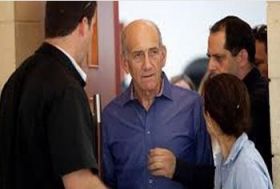 أين القضاء العراقي؟.. الحكم على رئيس الوزراء الاسرائيلي السابق بست سنوات سجن بتهمة “الرشوة”