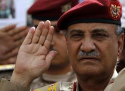 نجاة وزير الدفاع اليمني من محاولة اغتيال
