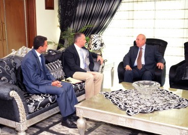شاويس وميلادينوف يبحثان الوضع السياسي في العراق