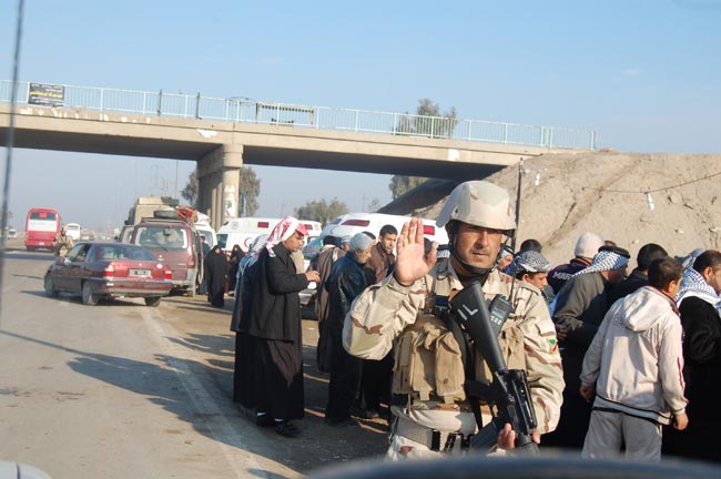 القوات الامنية تؤمن طريق بغداد سامراء