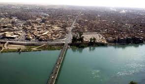 منشورات فوق مدينة الموصل بالابتعاد عن مراكز التجمعات المسلحة