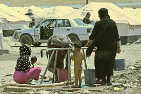 بينما المالكي يبحث عن بقائه..وفاة 150 طفلا من نازحي الموصل!!