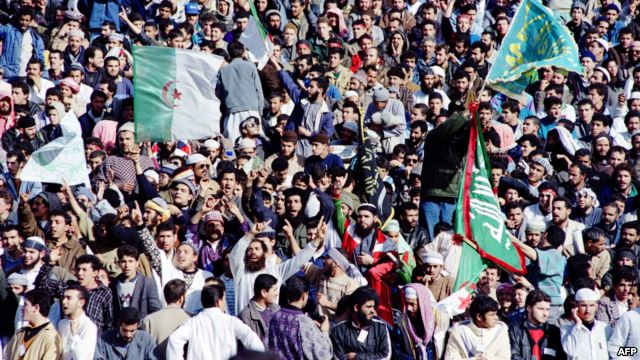 الجزائر :اجراءات للإفراج عن 140 شخصا أدعوا السجون مطلع تسعينات القرن الماضي