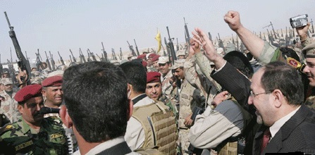 نوري المالكي:يتفقد القطعات العسكرية