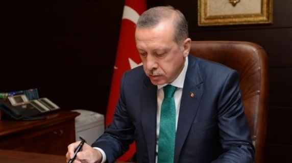اردوغان : صادق على التشكيلة الوزارية للحكومة الجديدة برئاسة أحمد داود أوغلو