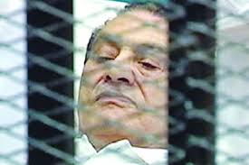القاهرة:محاكمة حسني مبارك ونجليه