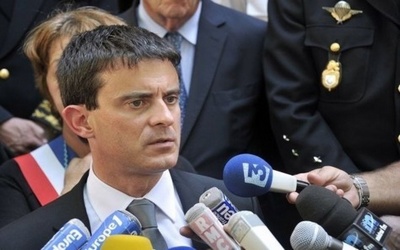 وزير الداخلية الفرنسي:930 فرنسيا او اجنبيا مقيمين في فرنسا ضالعون حاليا في القتال في سوريا والعراق