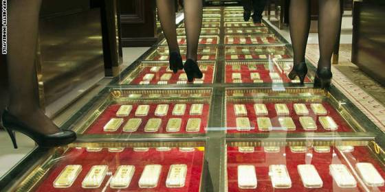 رصف ممرات مركز تجاري في الصين بالذهب لأنه “يجلب الحظ”