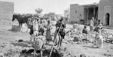كيف كان يعمل عمال البناء في بغداد عام 1918