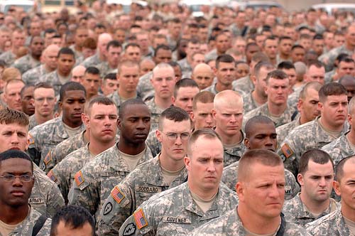 التواجد الامريكي العسكري:..الولايات المتحدة :ارسال 1500 جندي الى العراق!