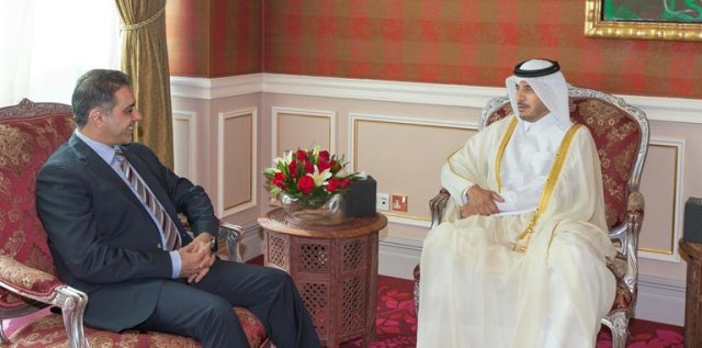 وزير الداخلية ورئيس الوزراء القطري يبحثان التعاون المشترك