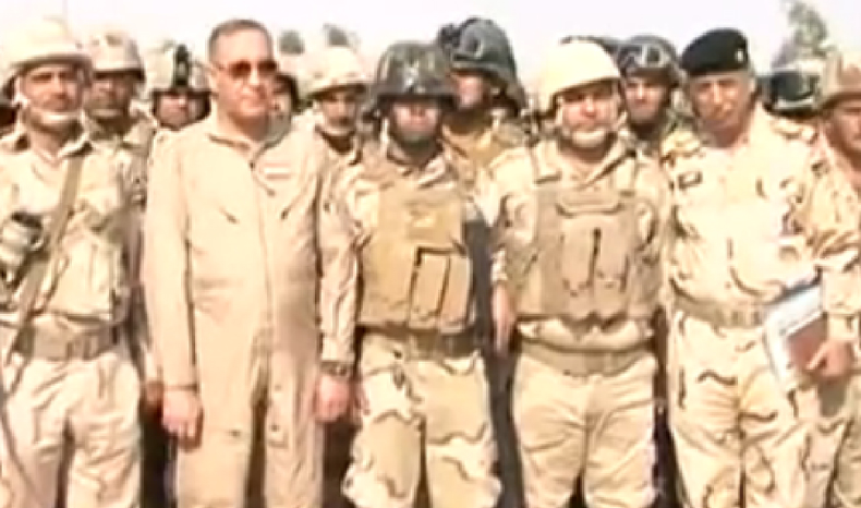 وزير الدفاع يزور القطعات العسكرية في ديالى