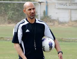 راضي شنيشل يشرف على تدريب الفريق العراقي لكأس أسيا