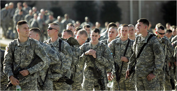 كوردسمان: الجيش الامريكي يرفع عدد قواته في العراق الى 15 الف جندي