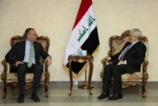 وزير النقل وميلادينوف يبحثان امن المطارات العراقية