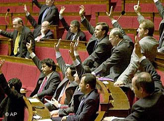 البرلمان الفرنسي يصوت على تمديد التدخل الفرنسي في العراق