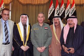 وزير الدفاع يدعو عشائر حزام بغداد الى مكافحة الارهاب